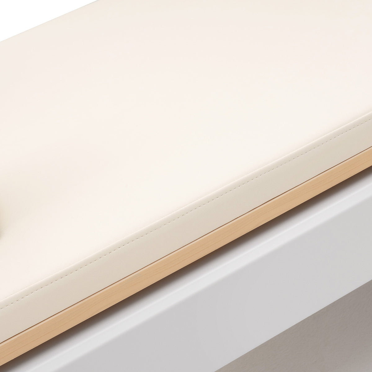 Pilates reformer aluminum milky white, frame detail