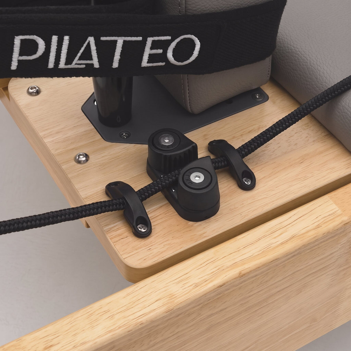 Pilates Reformer Classic Studio, stone grey upholstery – rope cleats