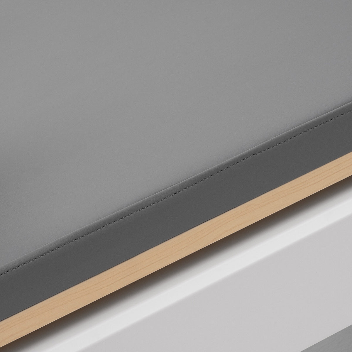 Pilates reformer aluminum gray blue, frame detail