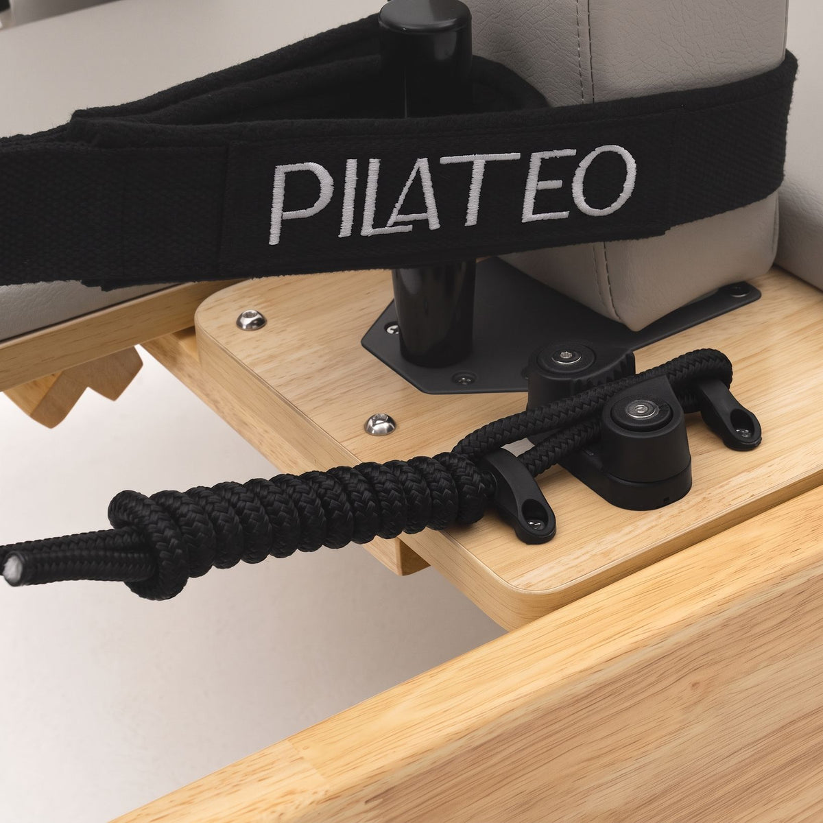 Pilates reformer Classic pearl grey, rope cleats